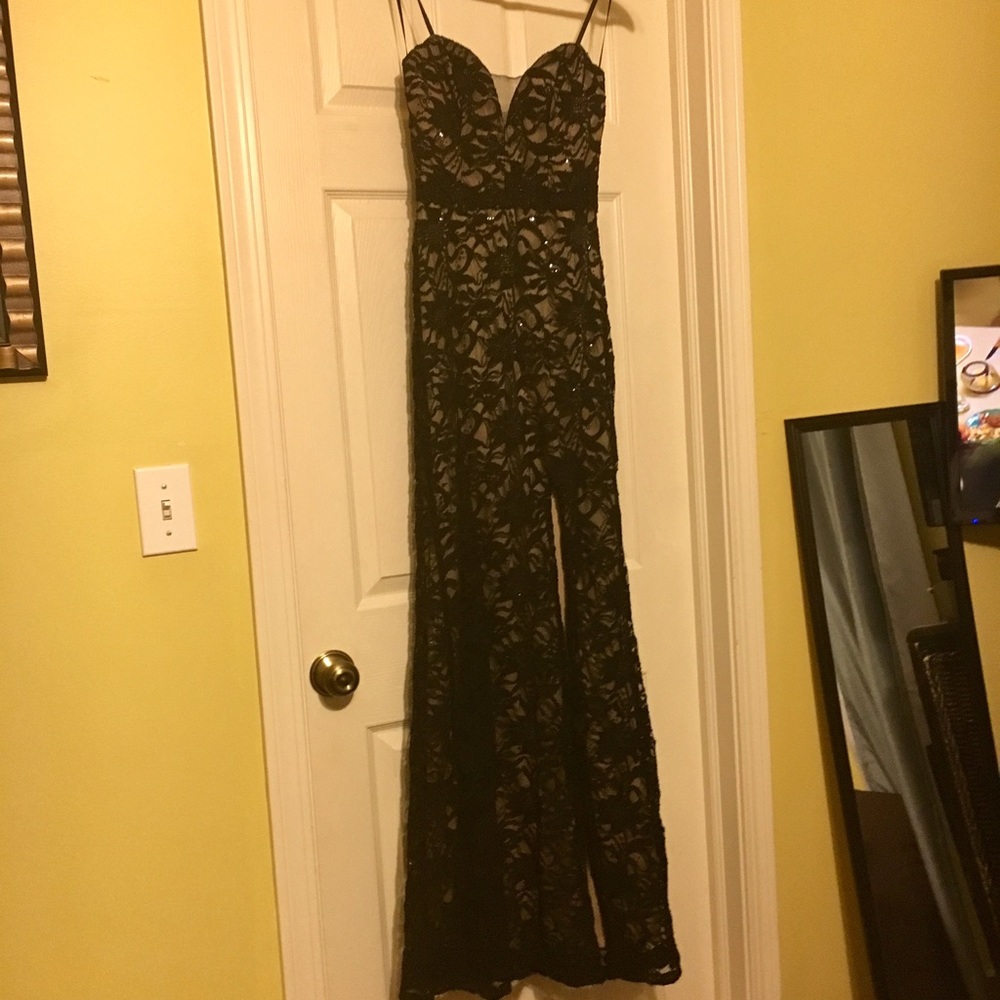 Long Black lace homecoming dress. Size 3/4