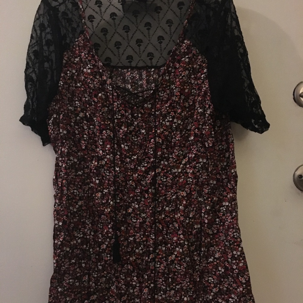 Torrid 2 Floral Lace Tie Up Tunic