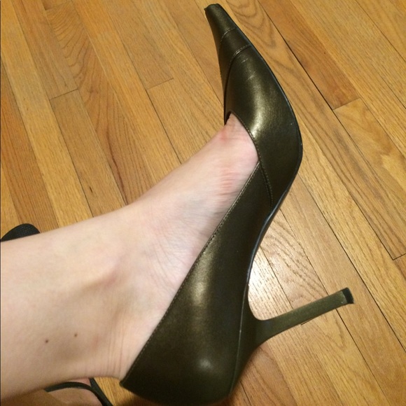 FINAL REDUCTION! BCBG Girls Pumps (7.5) - Picture 4 of 4