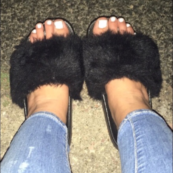 Black Faux Fur Slides - Picture 5 of 5