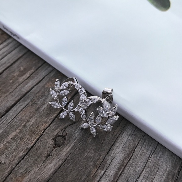 Silver CZ Earrings - Picture 1 of 3