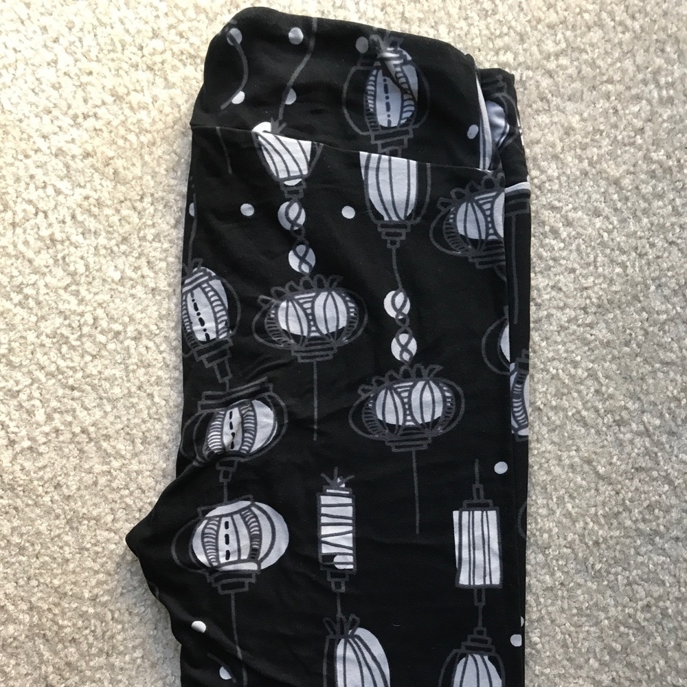 New Black and white TC LuLaRoe lantern Leggings!