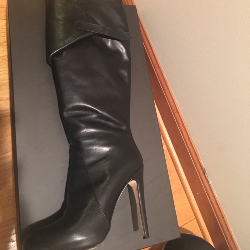 👢❤️🚨Charles David black leather boot 👢❤️🚨❤️
