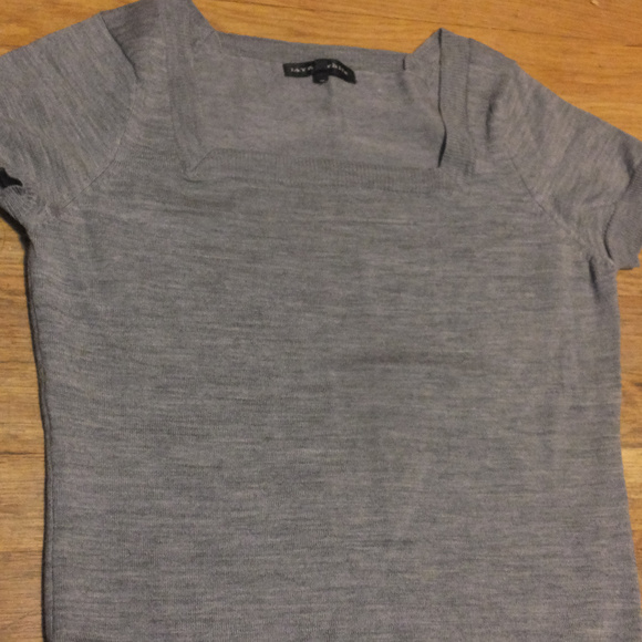 Gray Short Sleeve Knit Top - Picture 3 of 6