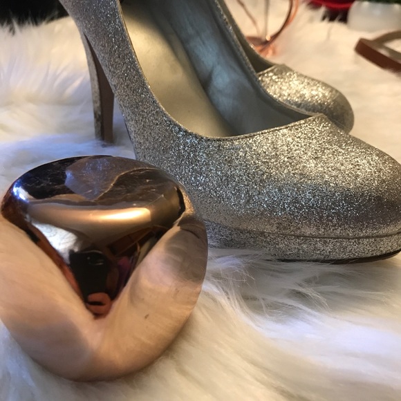 Heels - Picture 3 of 4