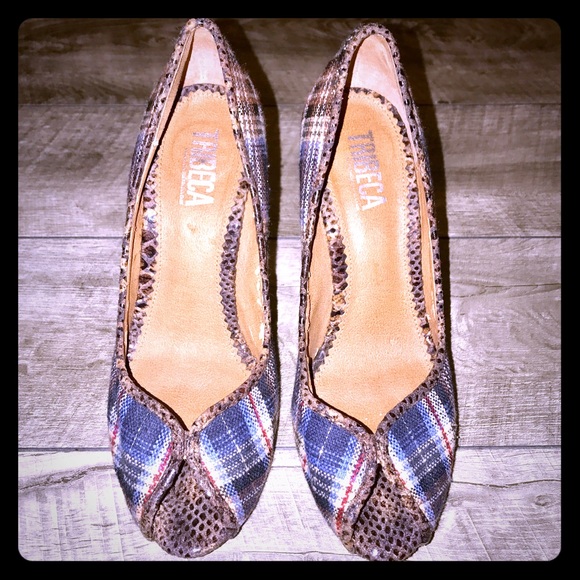 👠TriBeCa by Kenneth Cole Vintage-Style Heel - Picture 2 of 4