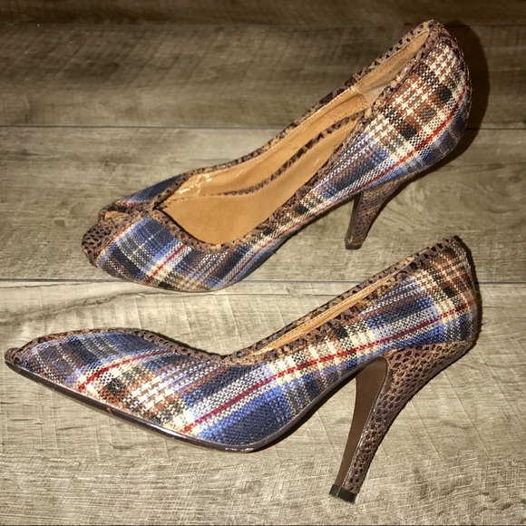 👠TriBeCa by Kenneth Cole Vintage-Style Heel - Picture 1 of 4