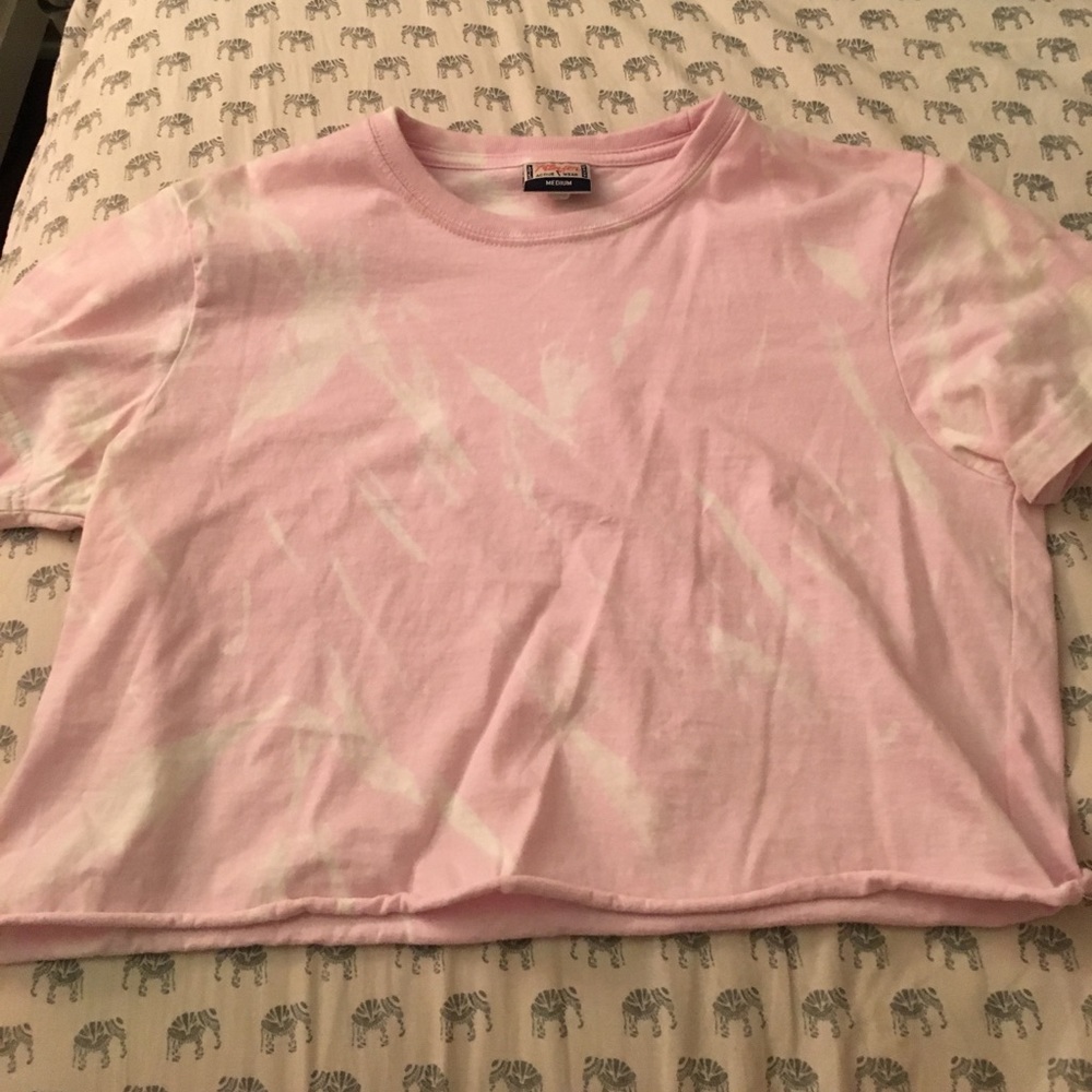 Cute pink & white acid wash crop top