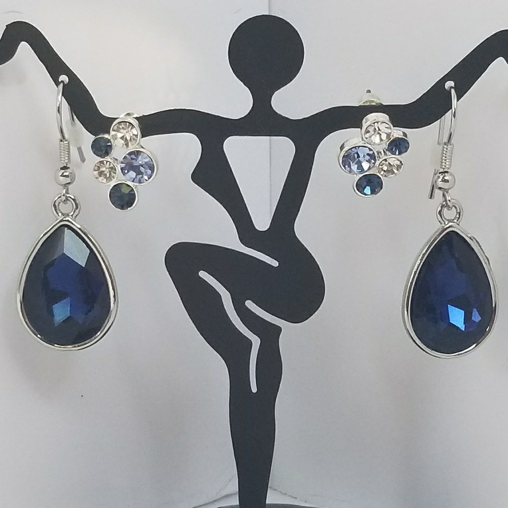 Beautiful Earring Set - Picture 2 of 4
