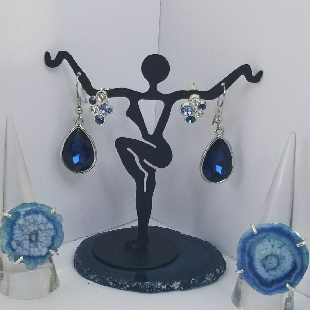 Beautiful Earring Set - Picture 4 of 4