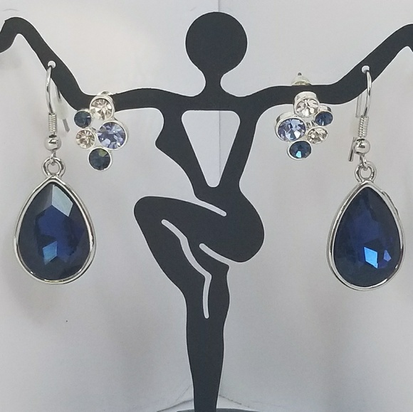 Beautiful Earring Set - Picture 2 of 4