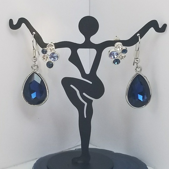 Beautiful Earring Set - Picture 3 of 4