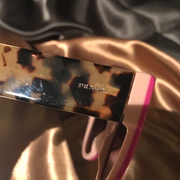 Prada sunglasses - Picture 4 of 8