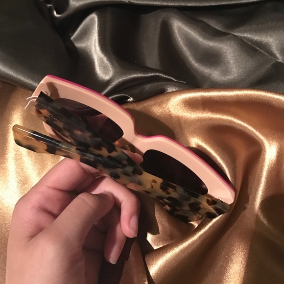 Prada sunglasses - Picture 6 of 8