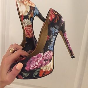 Floral Pumps