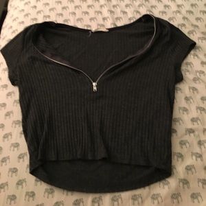 Sexy grey zip down top!