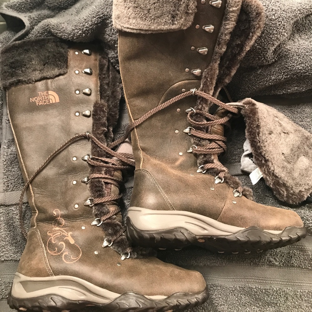 North face winter boots.