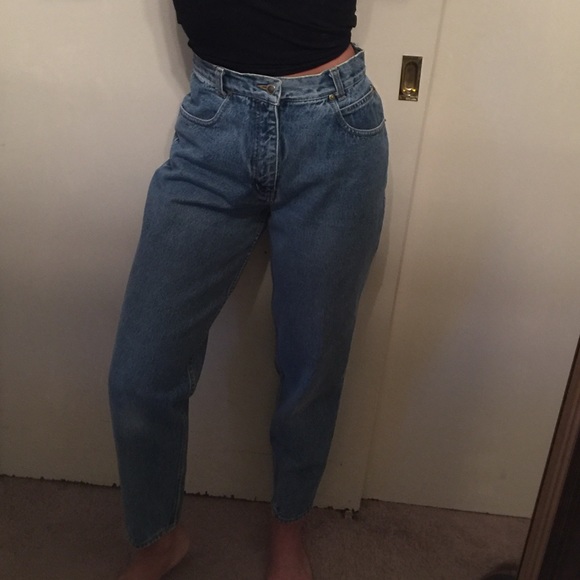 Levi's Denim - 90s High Waist Mom Jeans waist sz 26" sz 1/2
