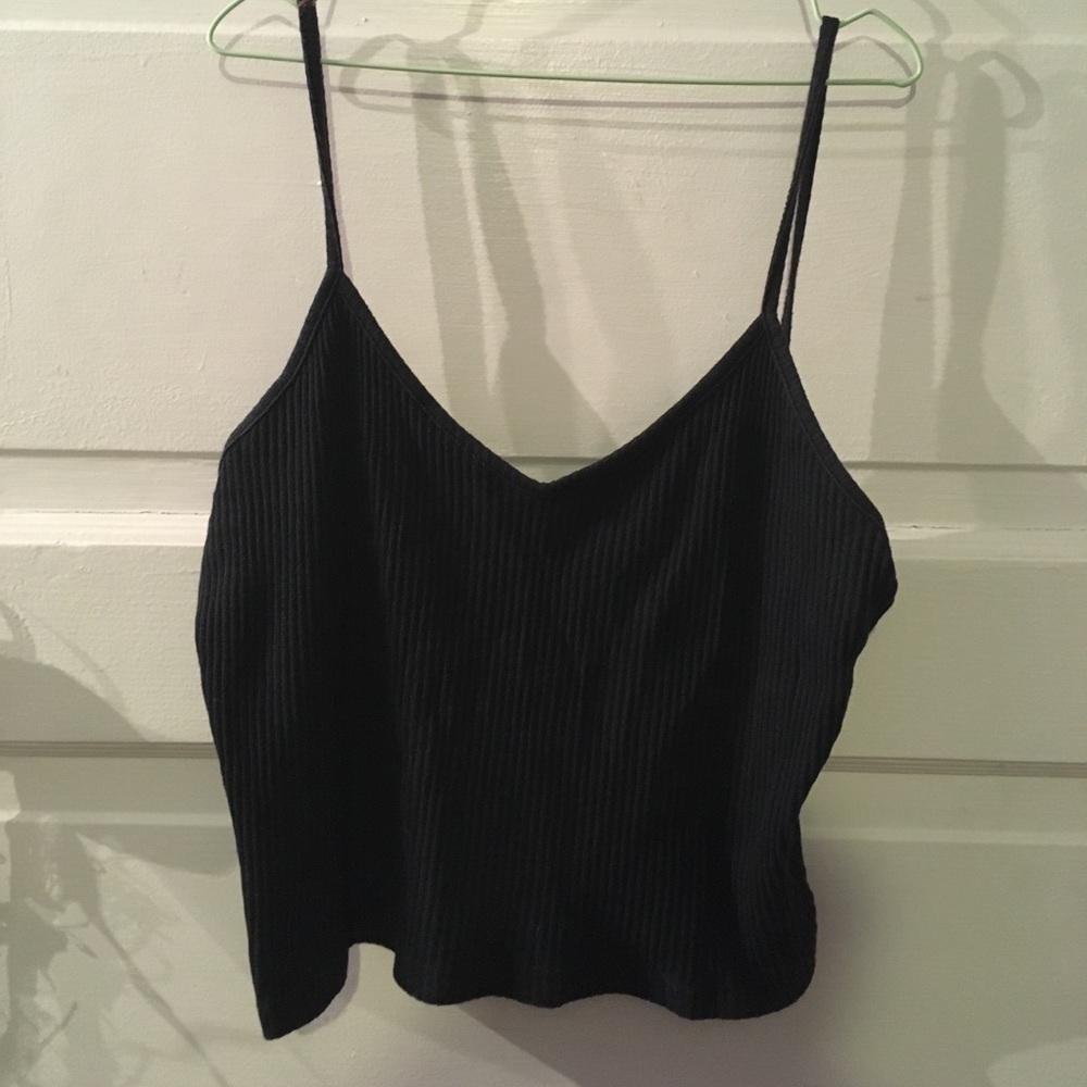 Black ribbed crop tank