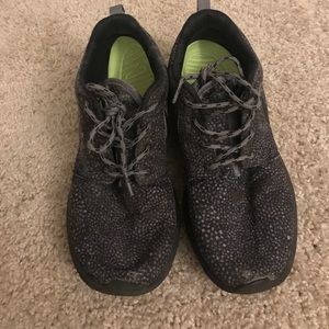 Used Roshe Run Nikes