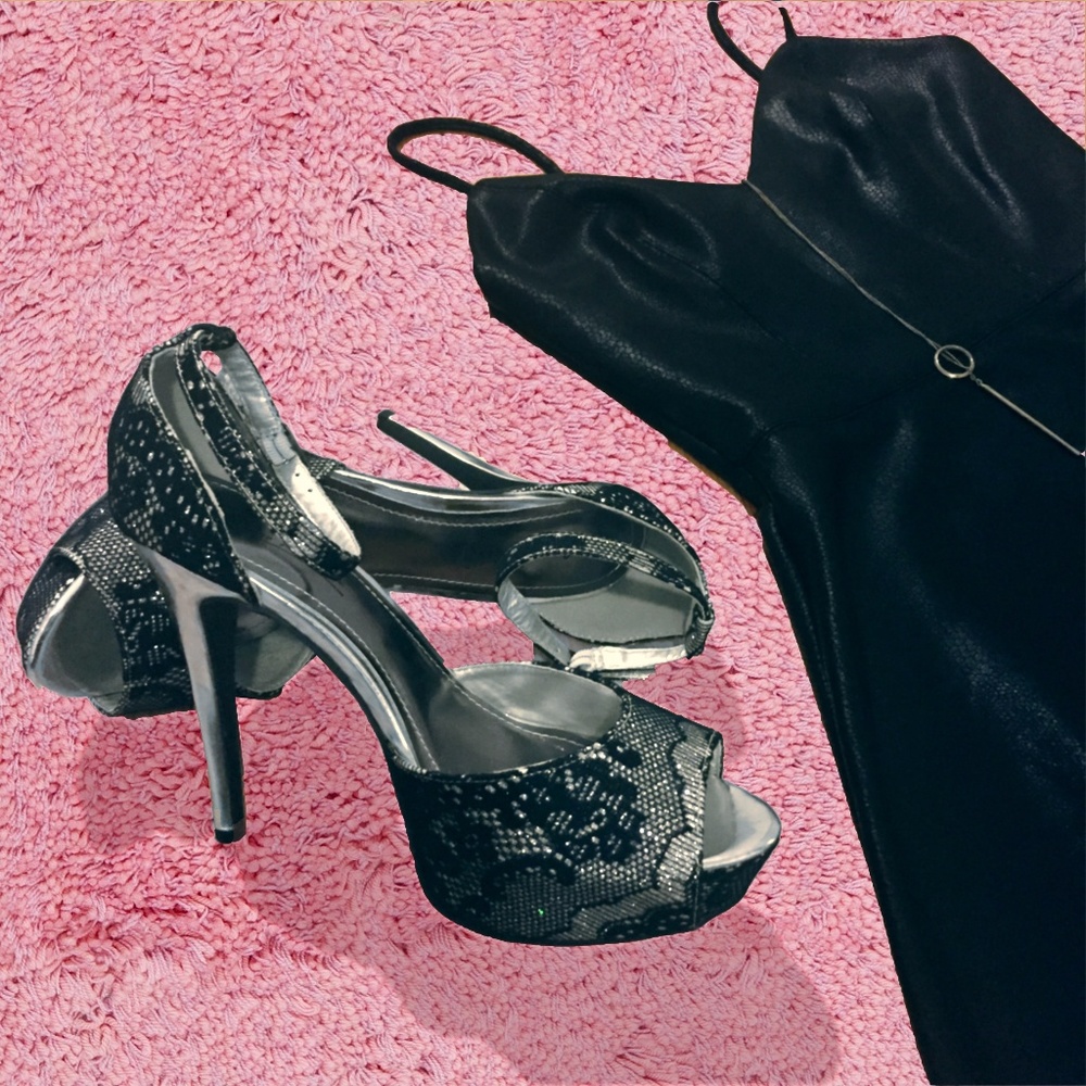 Sparkly & fun silver heels