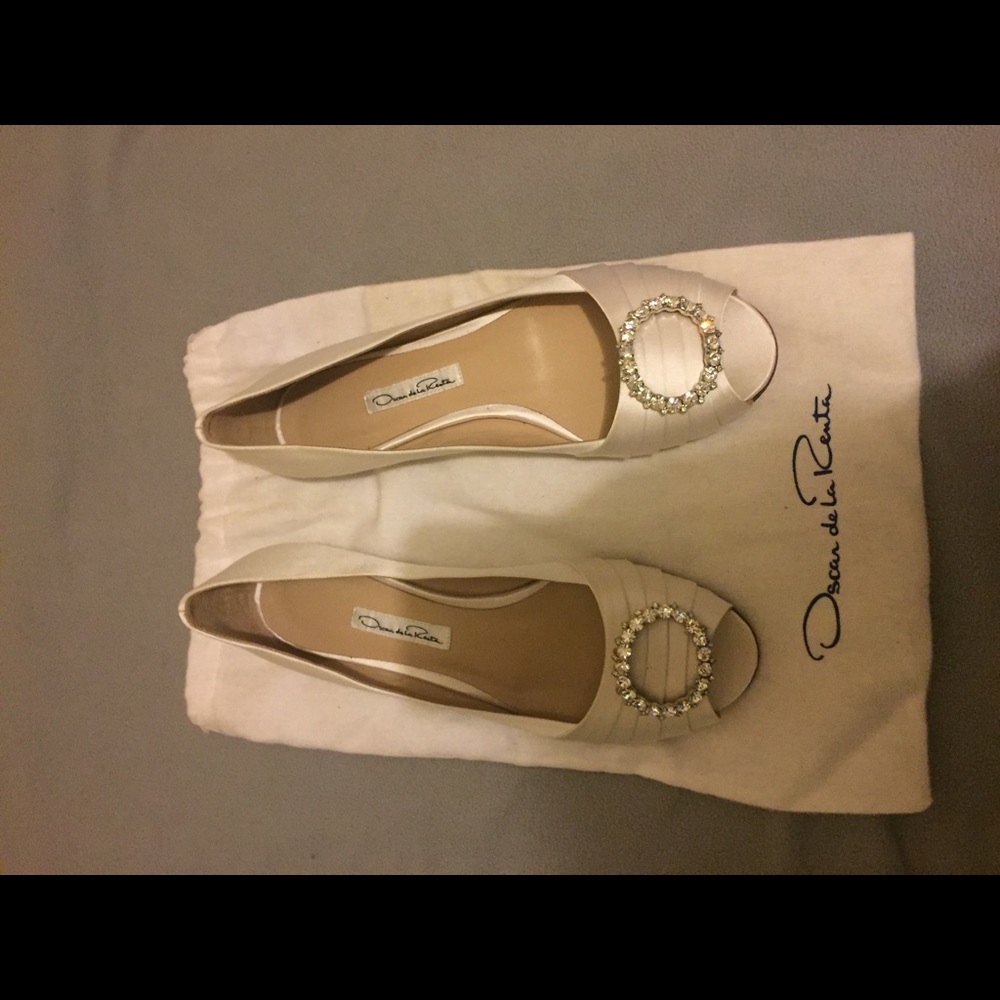 Oscar de la Renta white flat ornament shoes