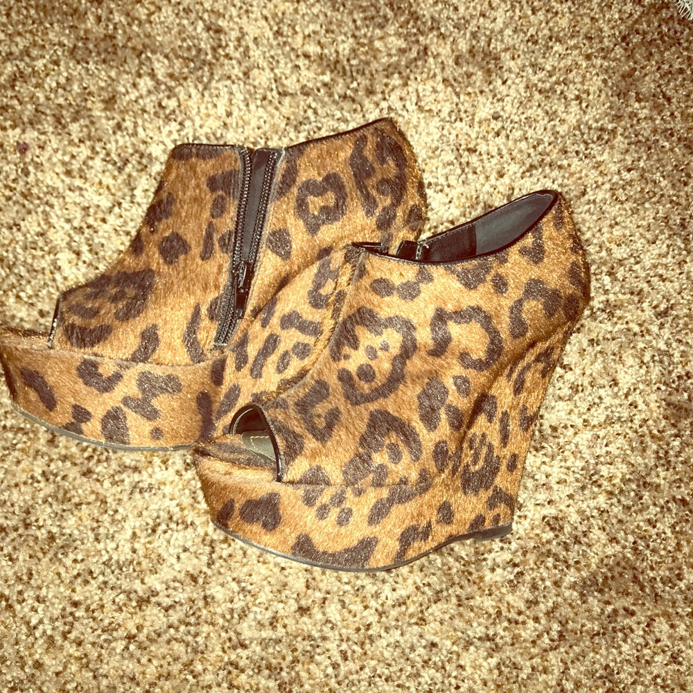 Wedge booties