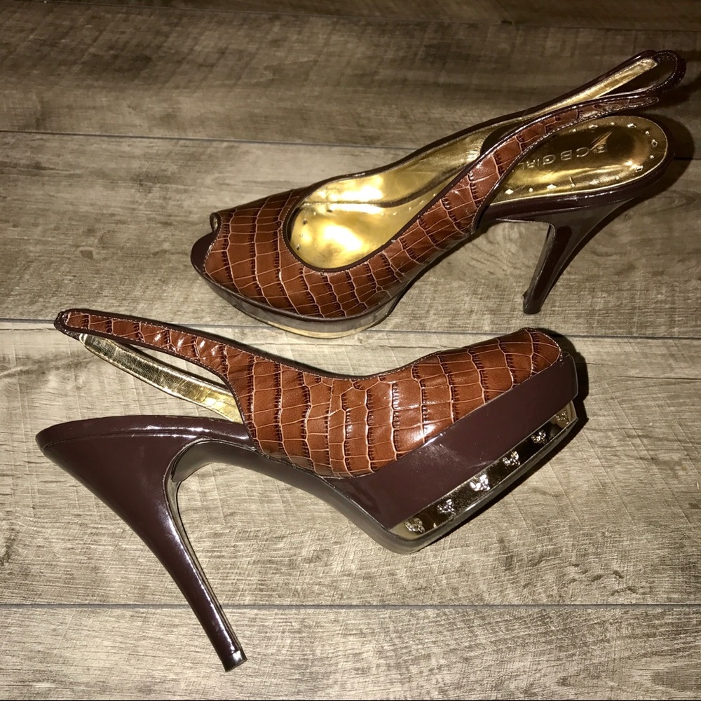 🍫BCBGirls Brown & Gold Heels