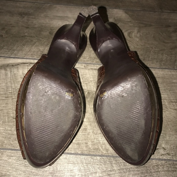 🍫BCBGirls Brown & Gold Heels - Picture 4 of 4