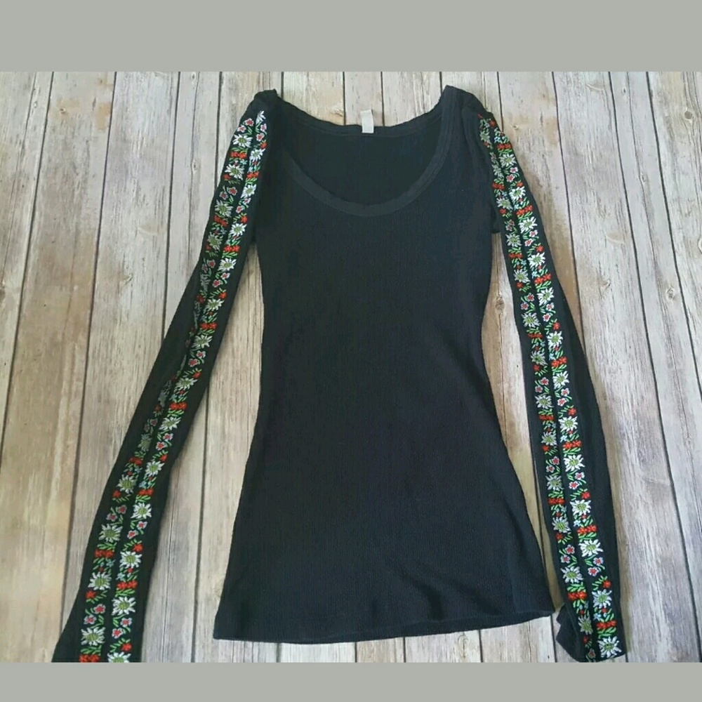 RARE Free People 'Heart on your sleeve' thermal M