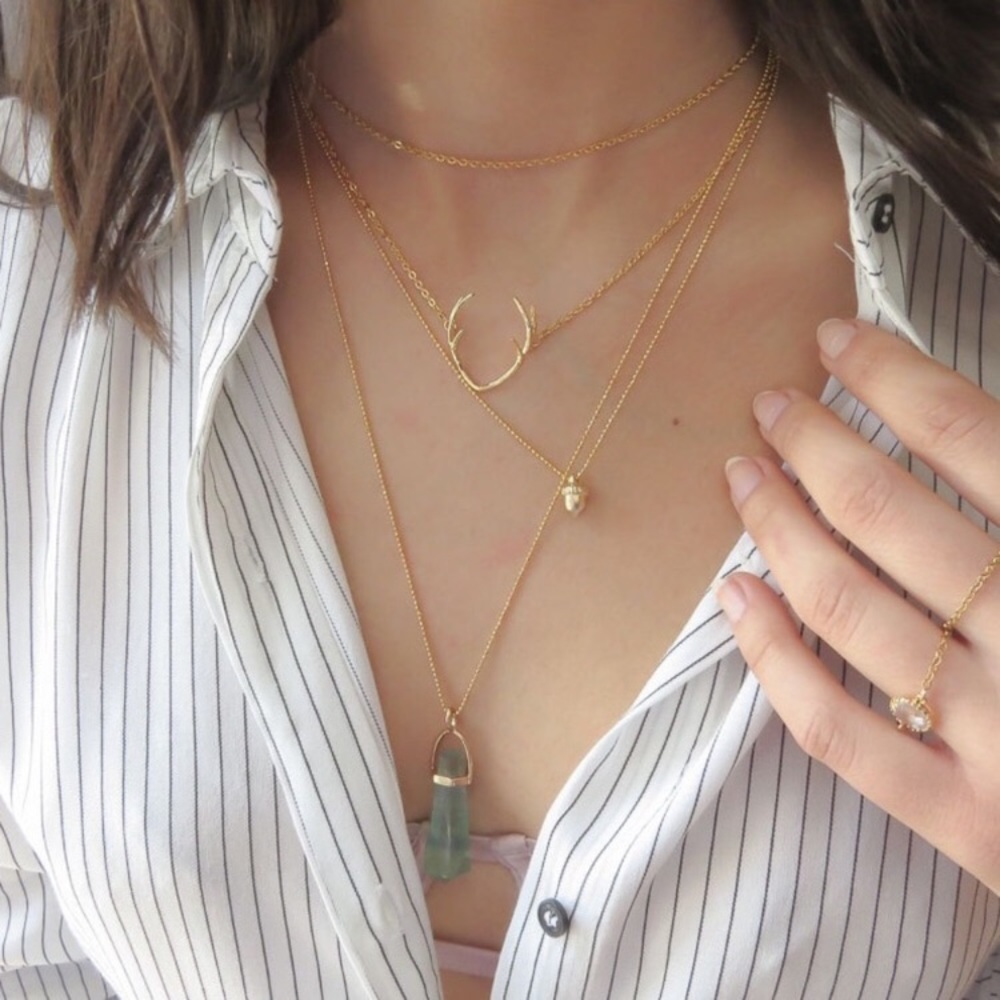 SOLD☮️Dainty Deer Antler Necklace