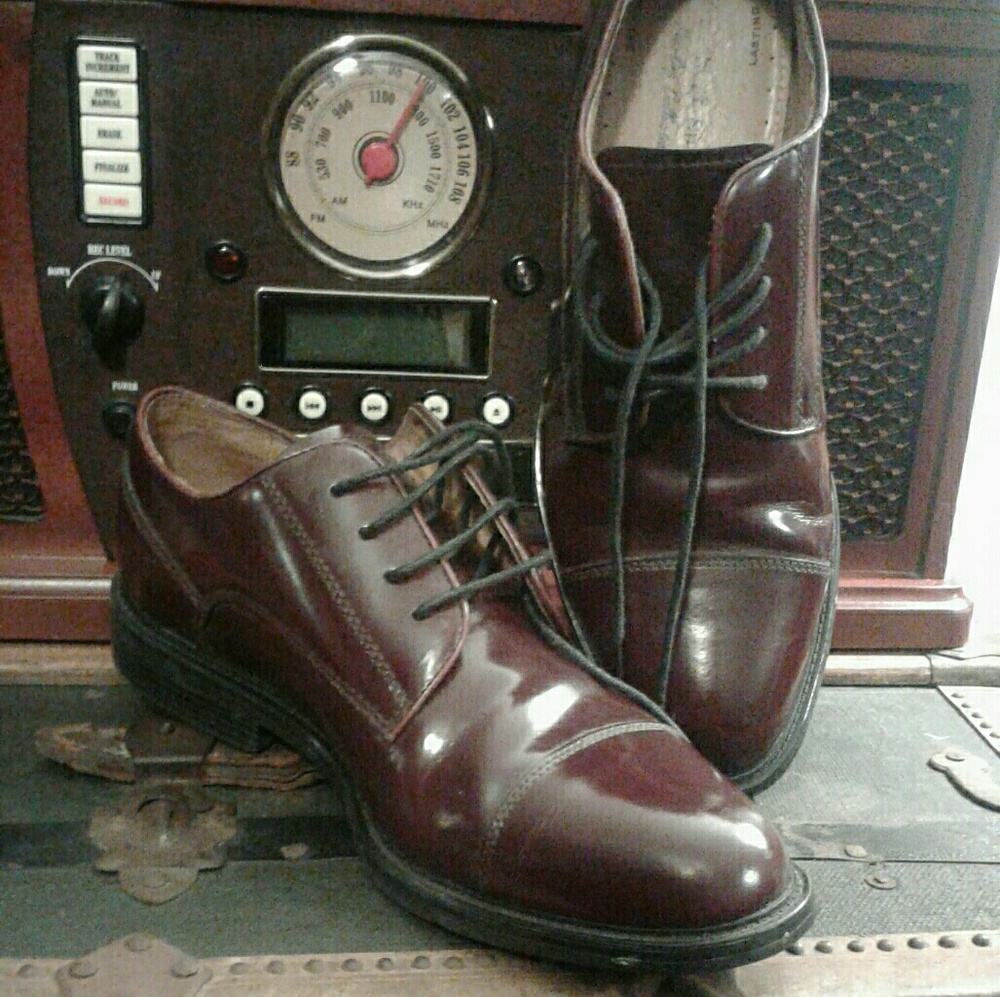Men's dress shoes