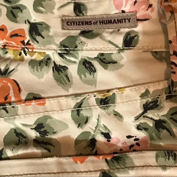 Citizens Of Humanity Floral Button Up Shorts! - Picture 3 of 8