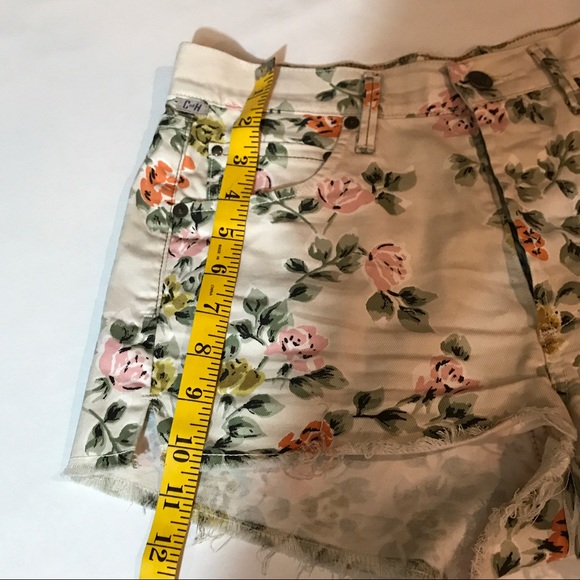 Citizens Of Humanity Floral Button Up Shorts! - Picture 8 of 8