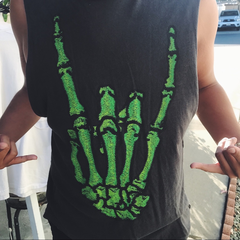 Unif skeleton muscle tee