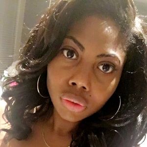 Meet your Posher, Malika