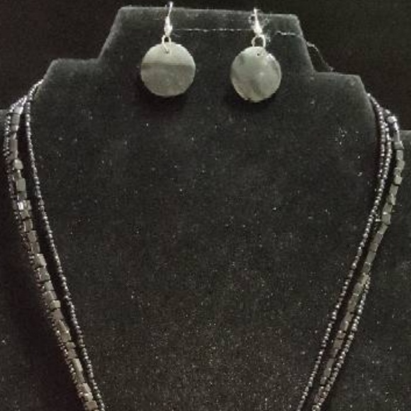Moon light matching necklace and earring set - Picture 2 of 2