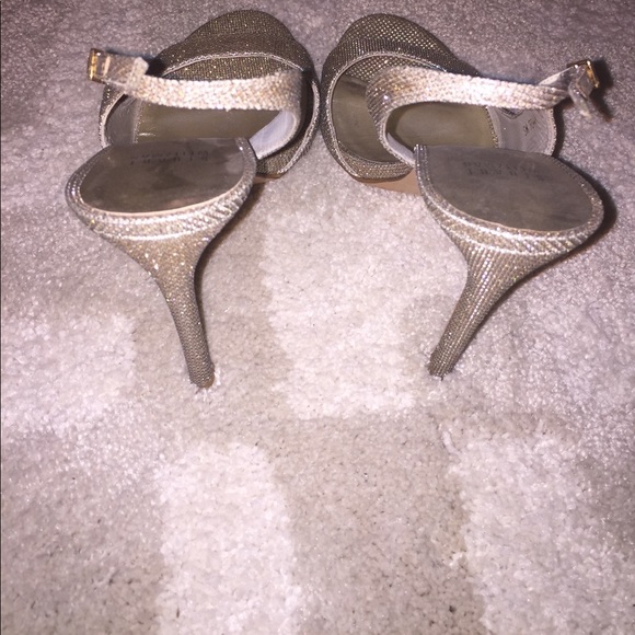 Stuart weitzman gold sandals - Picture 5 of 6