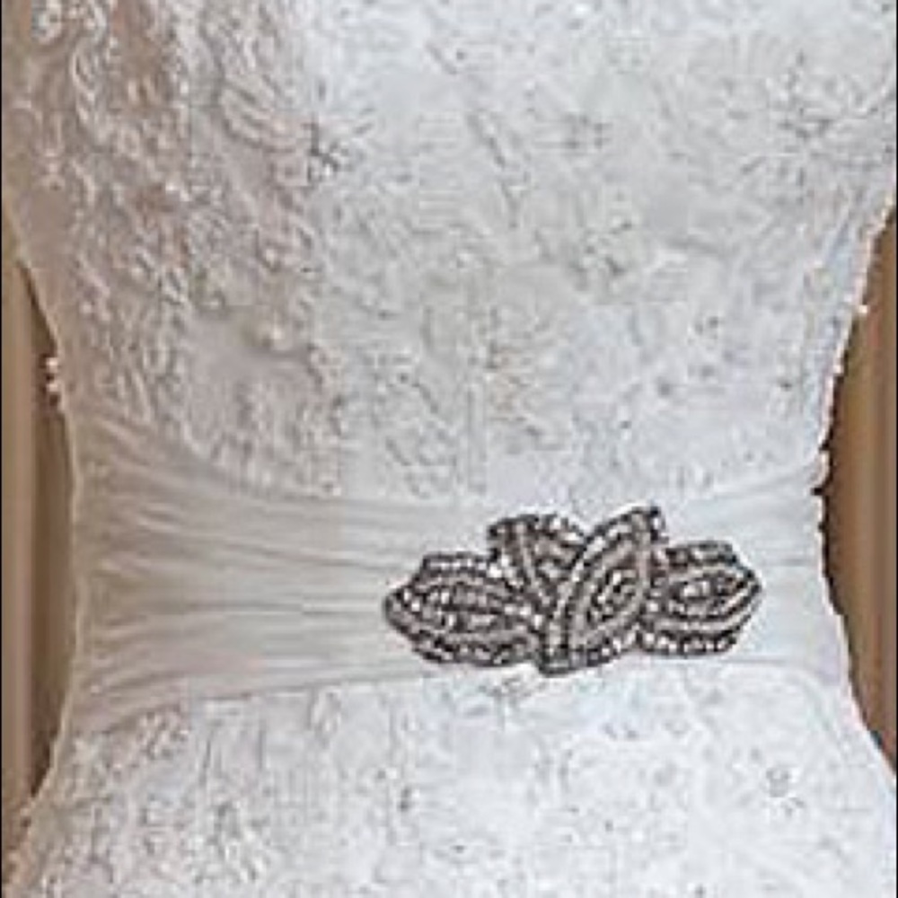 Pro Novias wedding dress 2011 flauta