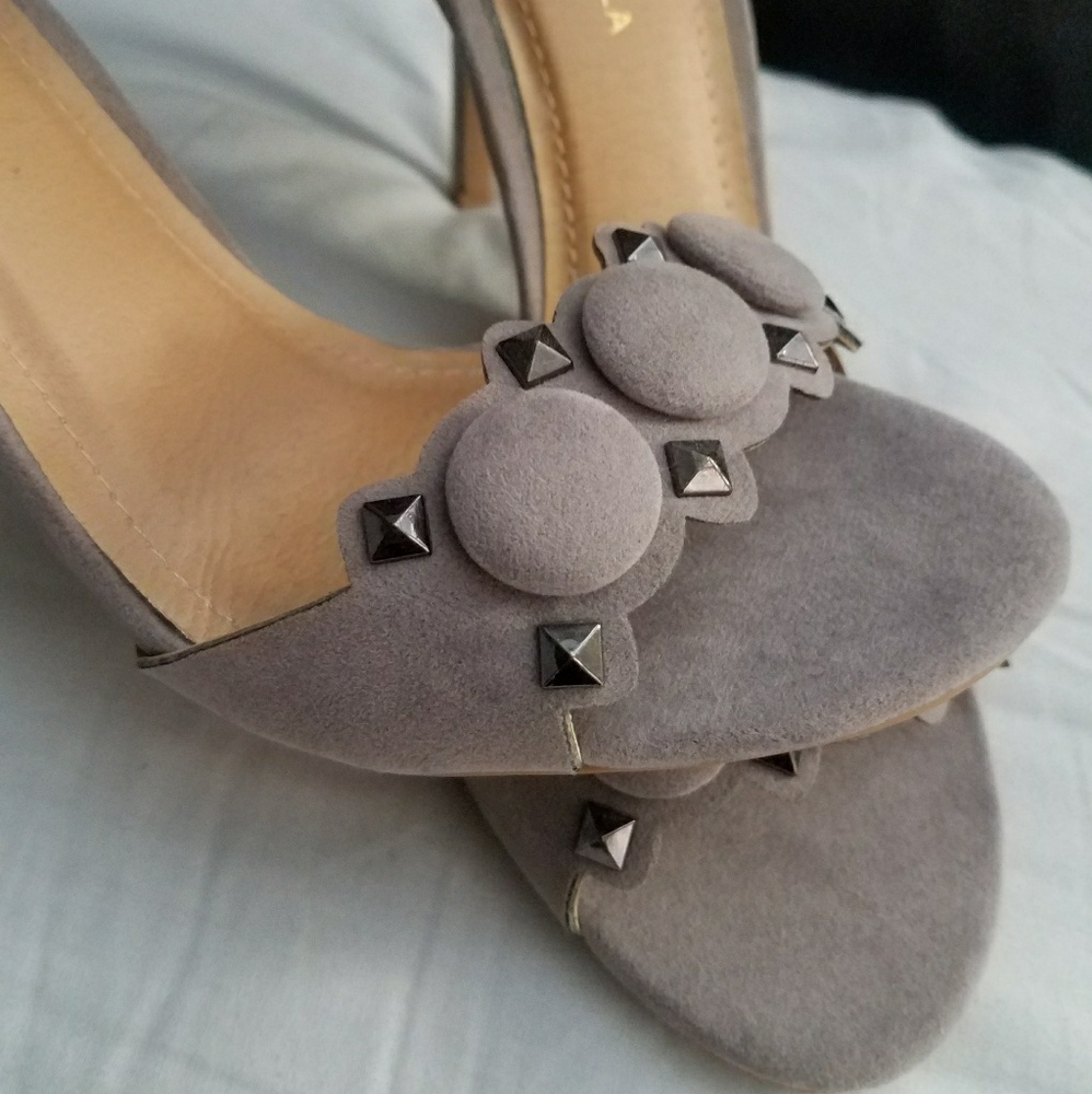 Brand New Gray Studded Shoe Republic LA Heels