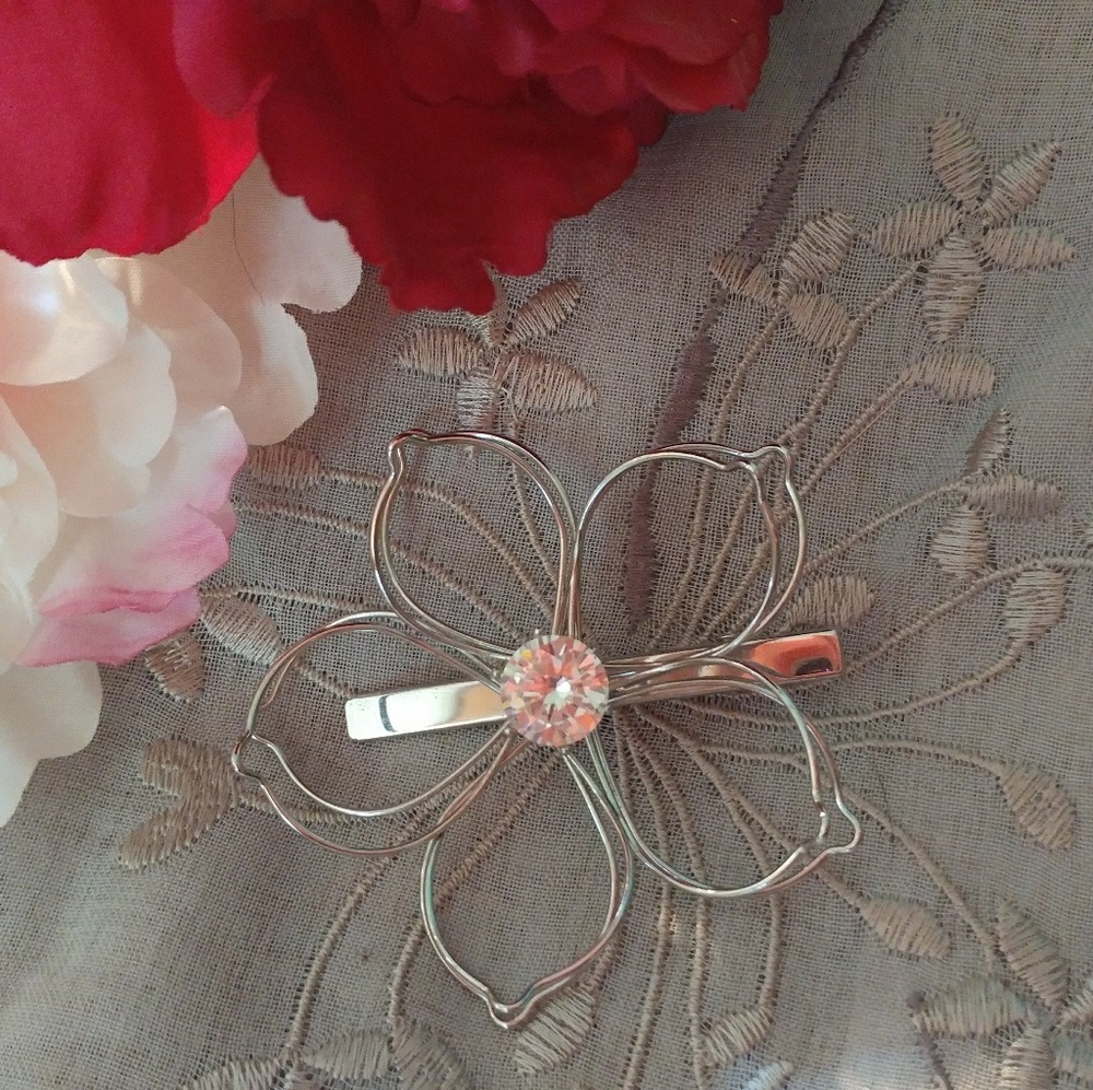 Metal Flower Jewel Hair Clip