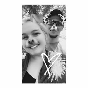 Meet your Posher, Elysa