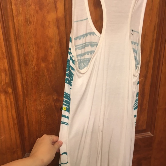 Long Flowy Detailed Tank - Picture 4 of 4