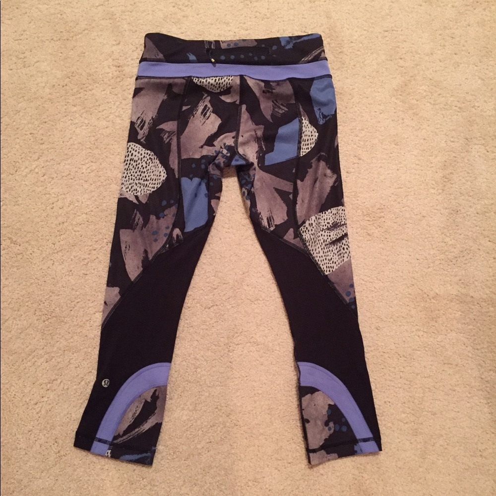 Lululemon Run Inspire Crop II *Full-On Luxtreme - Picture 3 of 5