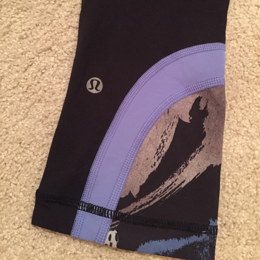 Lululemon Run Inspire Crop II *Full-On Luxtreme - Picture 4 of 5
