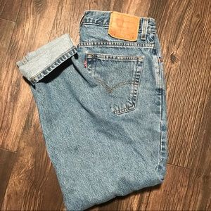 Levi's 512 tapered leg mom jeans high waisted