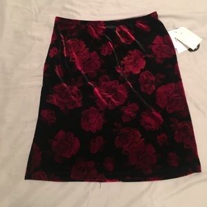 MY MICHELLE: Velvet skirt