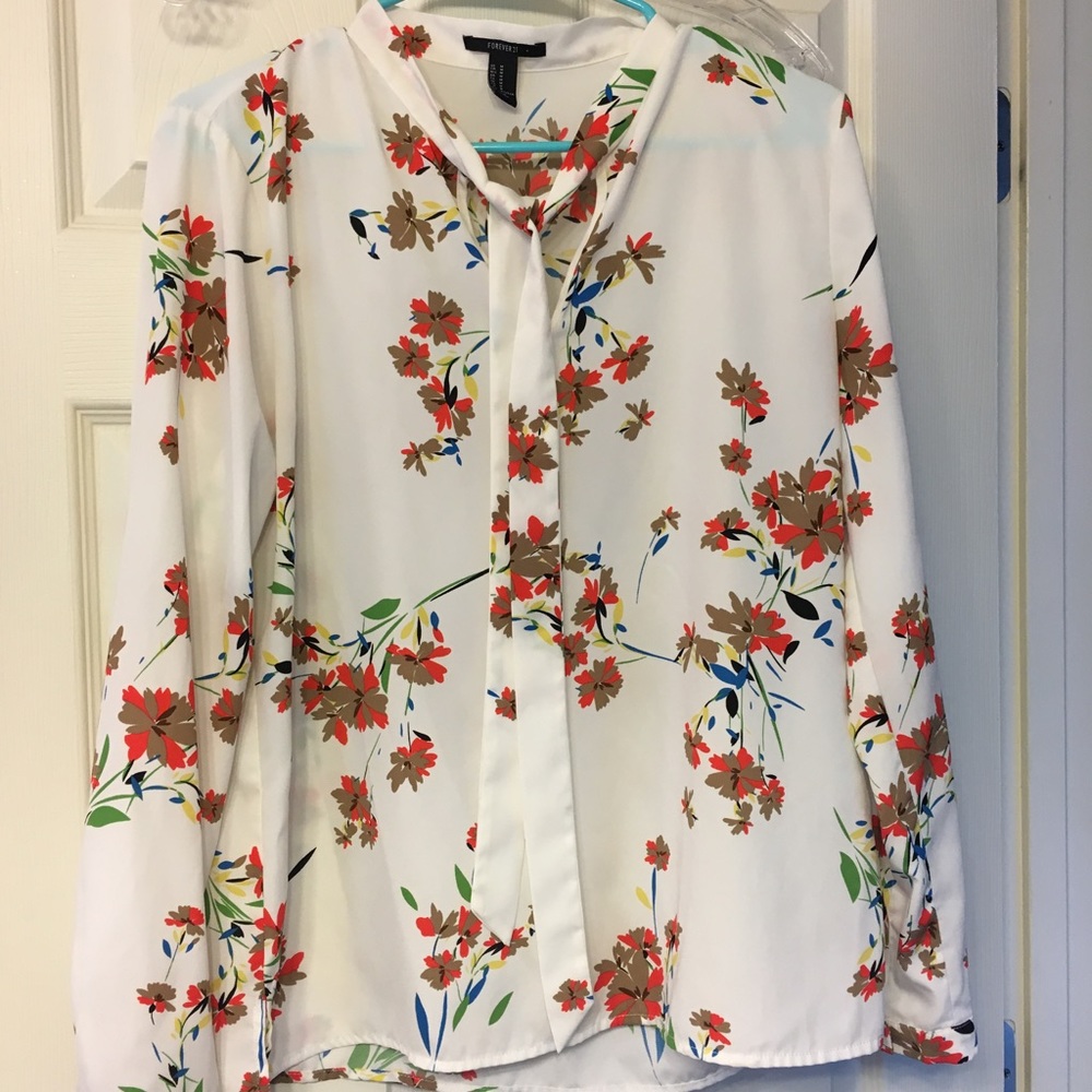 White floral Forever 21 blouse