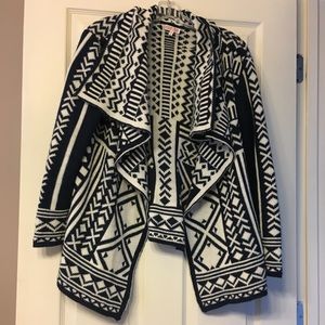 Open front knit jacket. Super cute