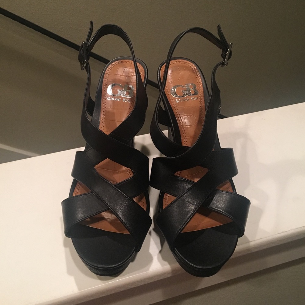 Gianni Bini *BRAND NEW* black wedges!